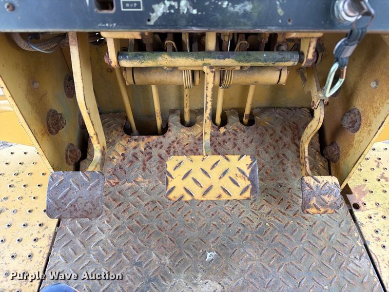 image for item EA7392 1995 Caterpillar D3C dozer