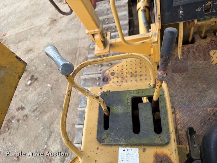 image for item EA7392 1995 Caterpillar D3C dozer