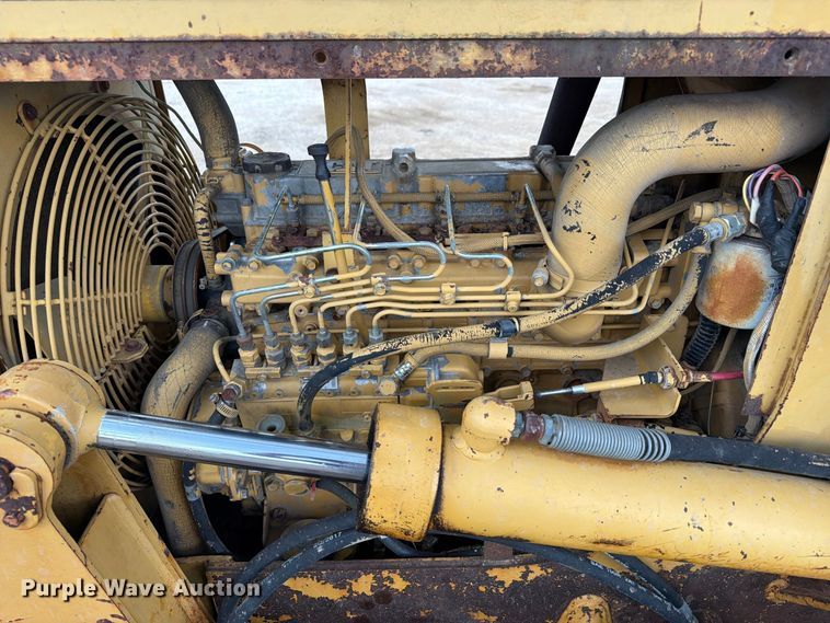 image for item EA7392 1995 Caterpillar D3C dozer