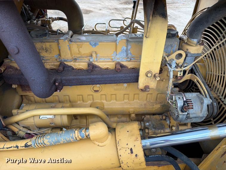image for item EA7392 1995 Caterpillar D3C dozer