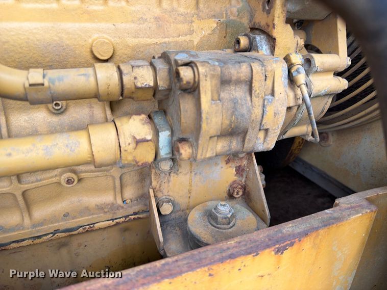 image for item EA7392 1995 Caterpillar D3C dozer
