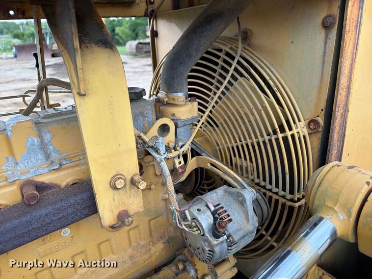 image for item EA7392 1995 Caterpillar D3C dozer