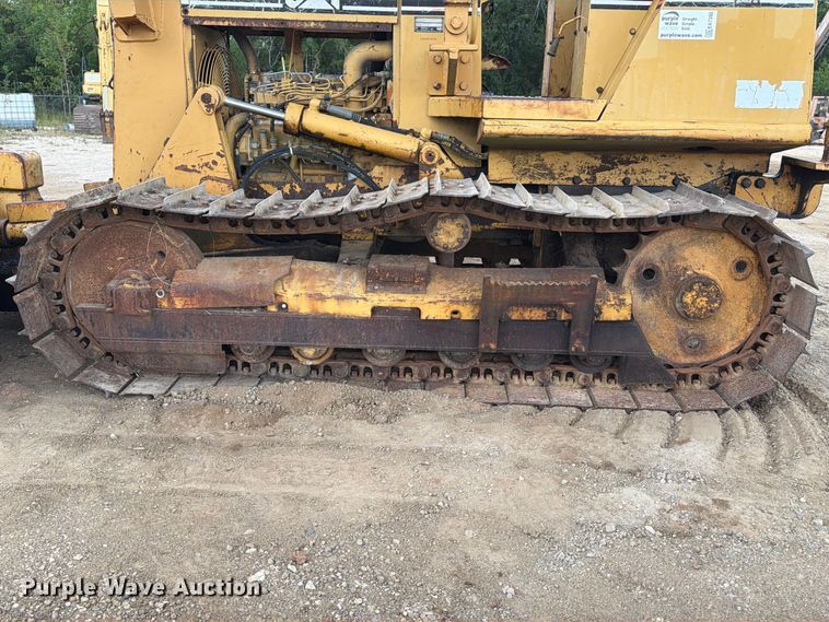 image for item EA7392 1995 Caterpillar D3C dozer
