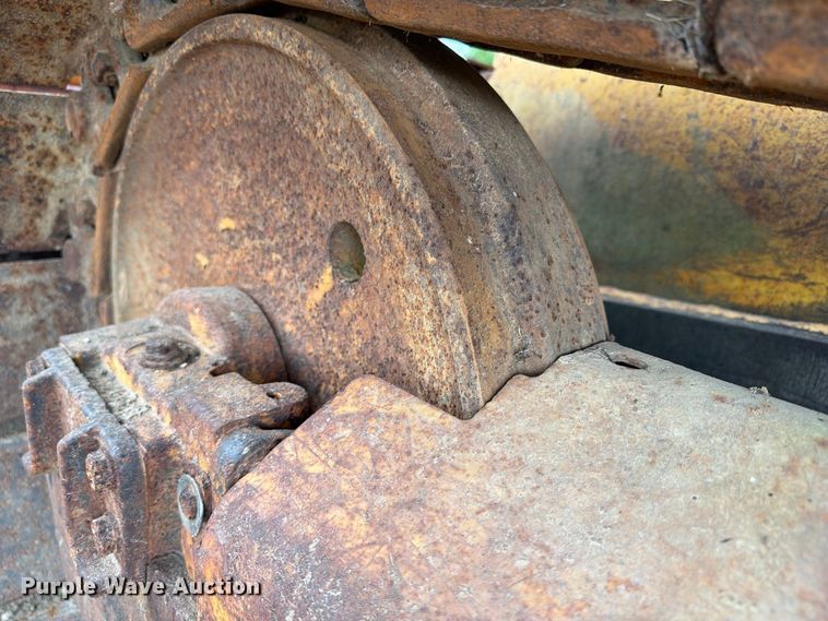 image for item EA7392 1995 Caterpillar D3C dozer