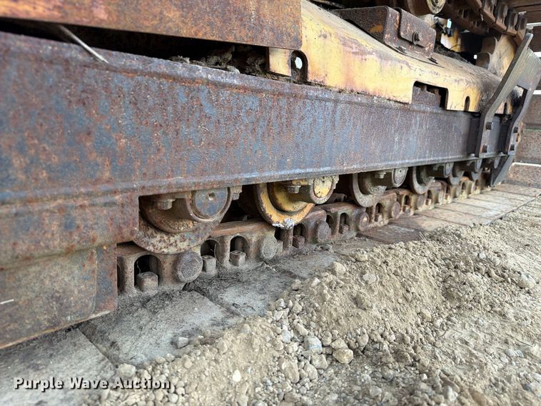image for item EA7392 1995 Caterpillar D3C dozer