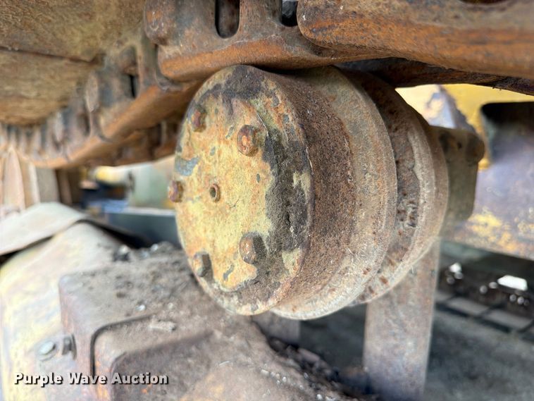 image for item EA7392 1995 Caterpillar D3C dozer
