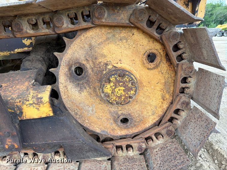 image for item EA7392 1995 Caterpillar D3C dozer