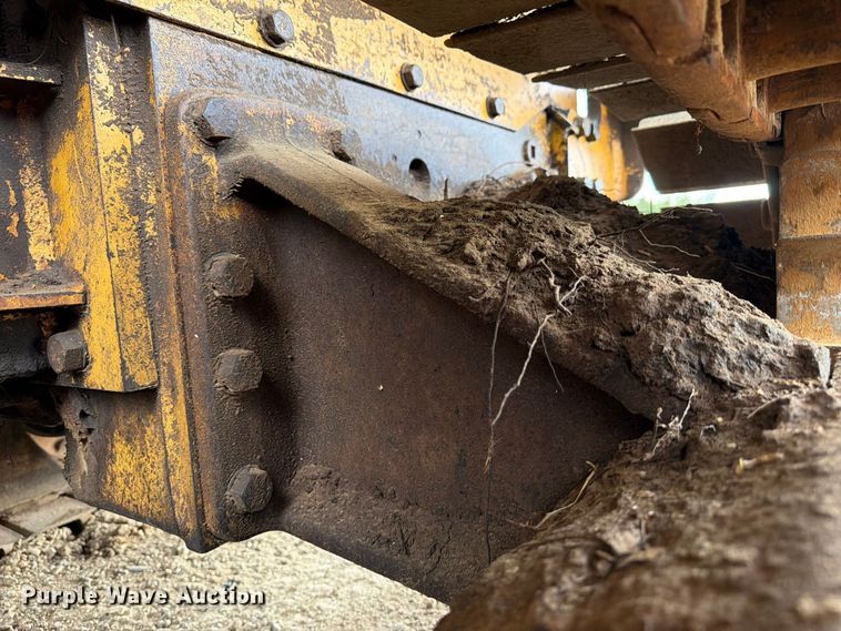 image for item EA7392 1995 Caterpillar D3C dozer