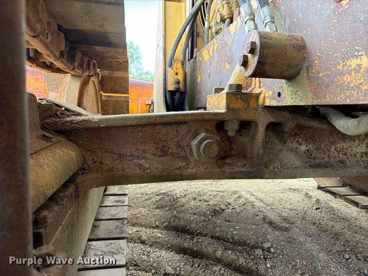 image for item EA7392 1995 Caterpillar D3C dozer