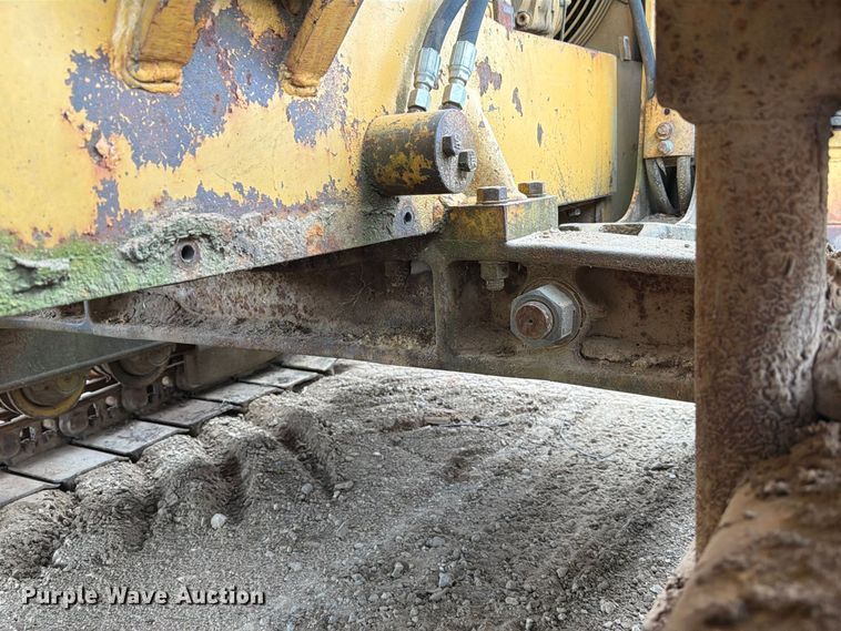 image for item EA7392 1995 Caterpillar D3C dozer