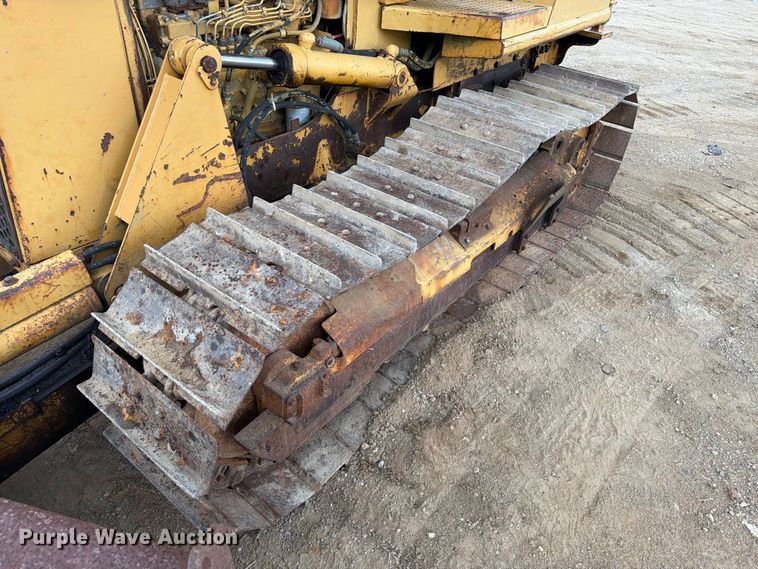 image for item EA7392 1995 Caterpillar D3C dozer