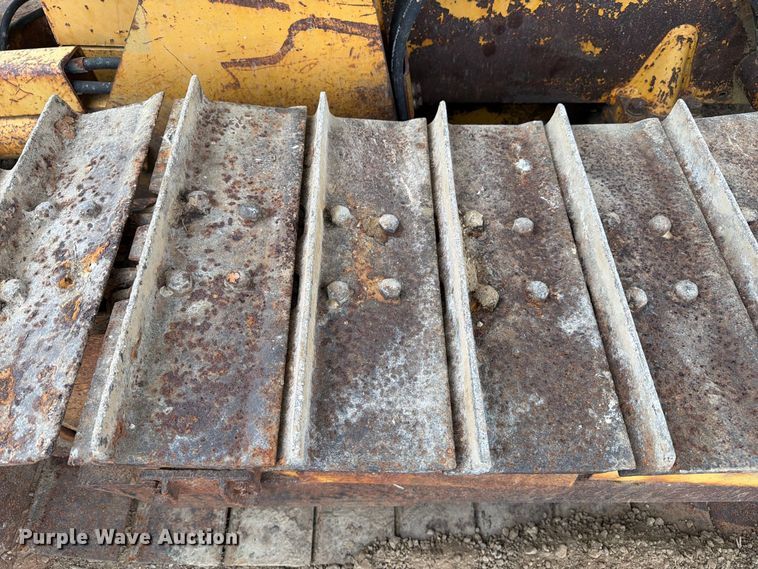 image for item EA7392 1995 Caterpillar D3C dozer