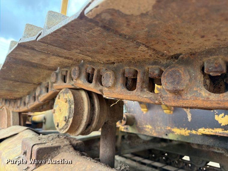image for item EA7392 1995 Caterpillar D3C dozer