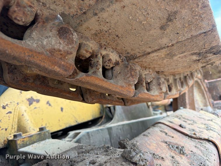 image for item EA7392 1995 Caterpillar D3C dozer