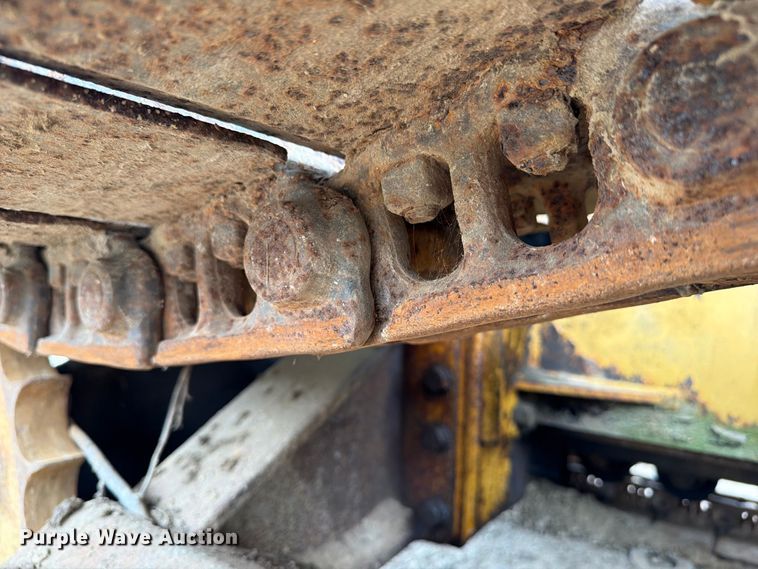 image for item EA7392 1995 Caterpillar D3C dozer