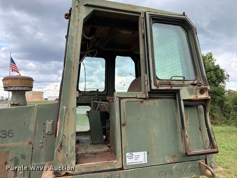 image for item EA7393 1988 Case MC1150E dozer