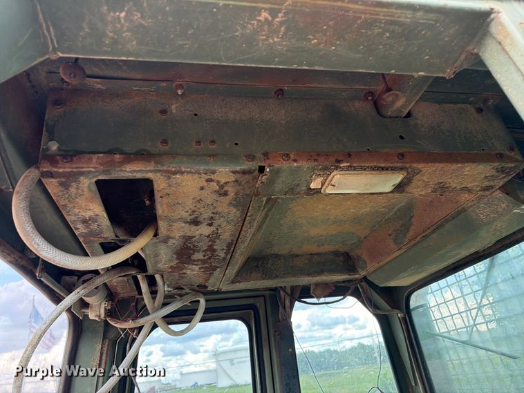 image for item EA7393 1988 Case MC1150E dozer