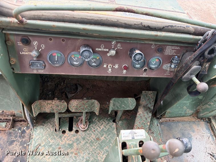 image for item EA7393 1988 Case MC1150E dozer