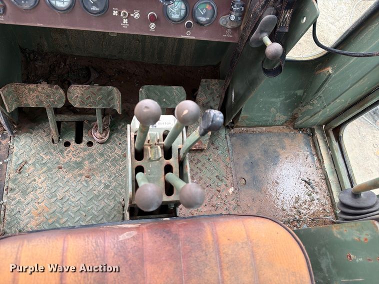 image for item EA7393 1988 Case MC1150E dozer