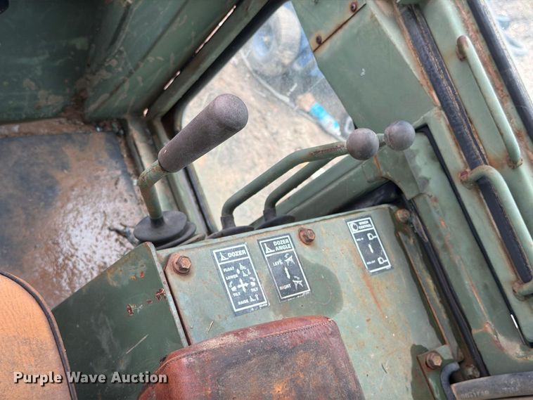 image for item EA7393 1988 Case MC1150E dozer