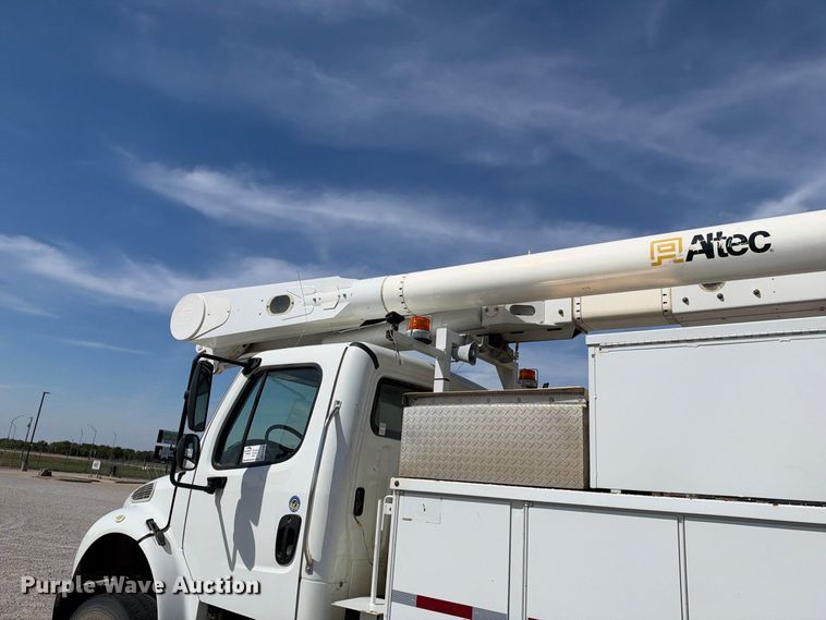 image for item EC4638 2016 Freightliner Business Class M2 bucket truck