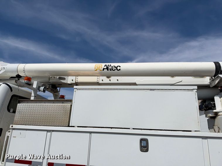 image for item EC4638 2016 Freightliner Business Class M2 bucket truck
