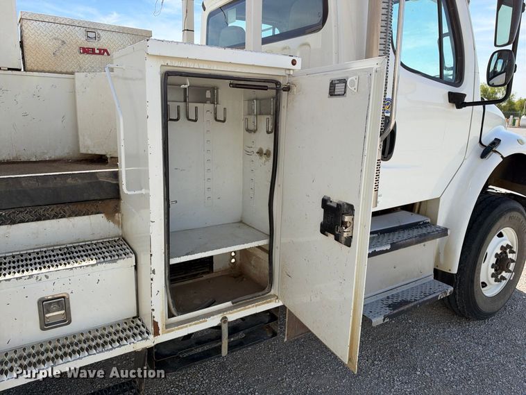 image for item EC4638 2016 Freightliner Business Class M2 bucket truck