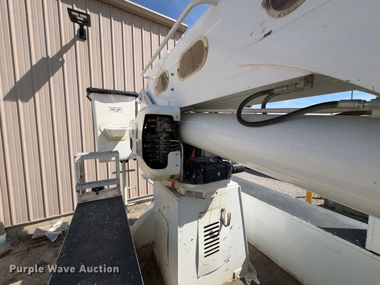 image for item EC4638 2016 Freightliner Business Class M2 bucket truck