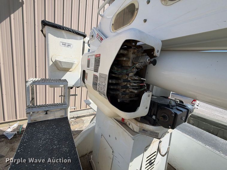 image for item EC4638 2016 Freightliner Business Class M2 bucket truck
