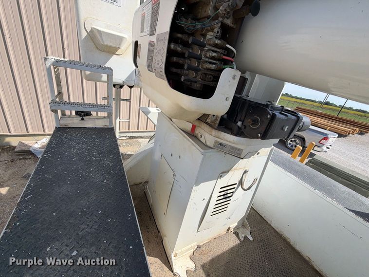 image for item EC4638 2016 Freightliner Business Class M2 bucket truck