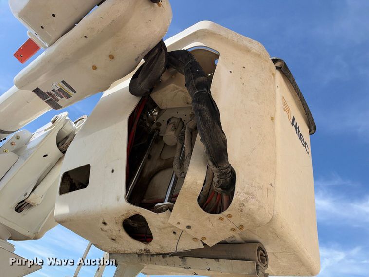 image for item EC4638 2016 Freightliner Business Class M2 bucket truck