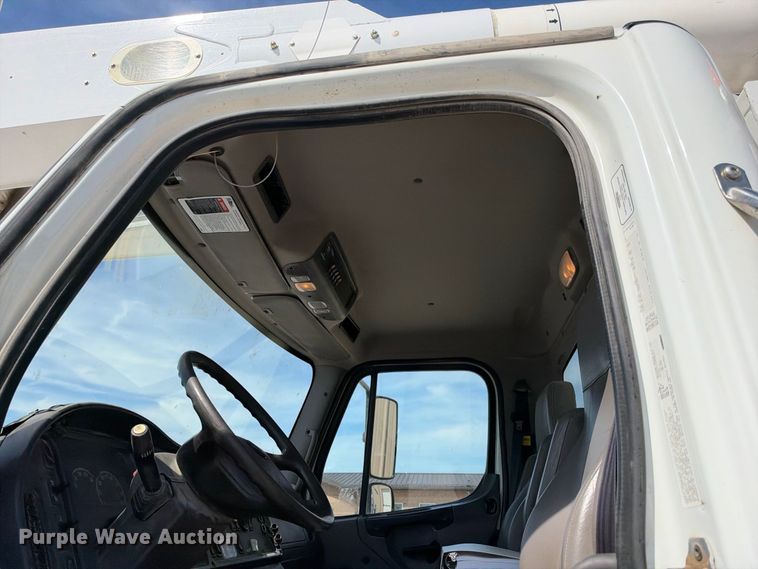 image for item EC4638 2016 Freightliner Business Class M2 bucket truck
