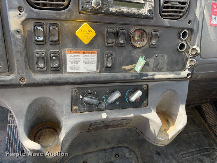 image for item EC4638 2016 Freightliner Business Class M2 bucket truck