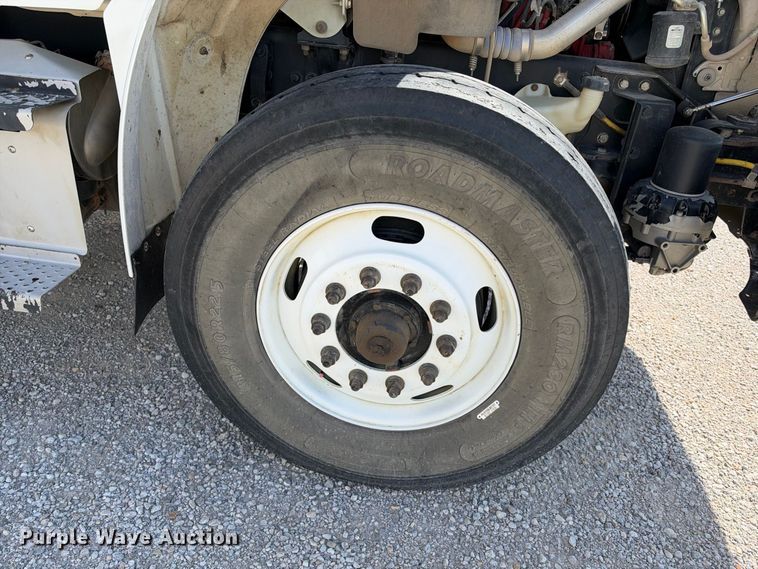 image for item EC4638 2016 Freightliner Business Class M2 bucket truck
