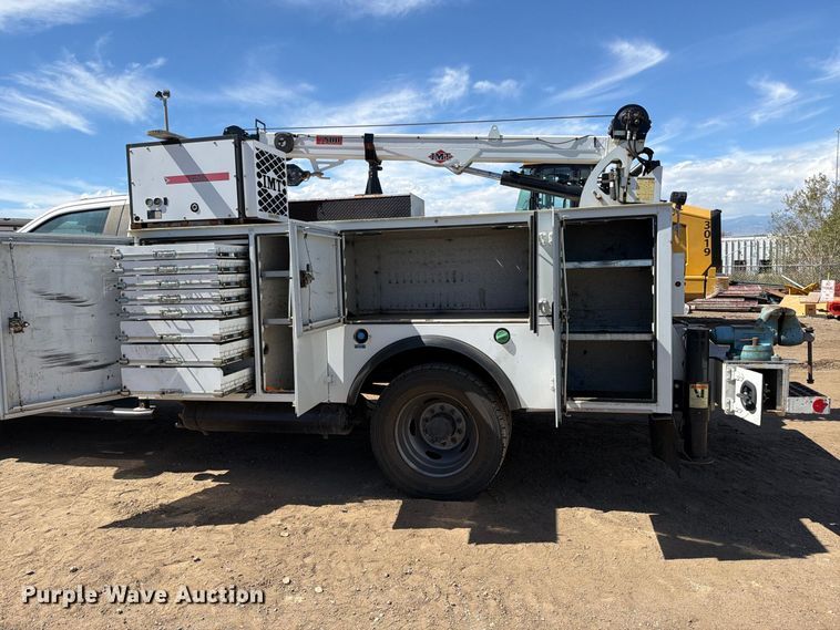 image for item ED0207 2017 Ford F550 Super Duty utility / service truck