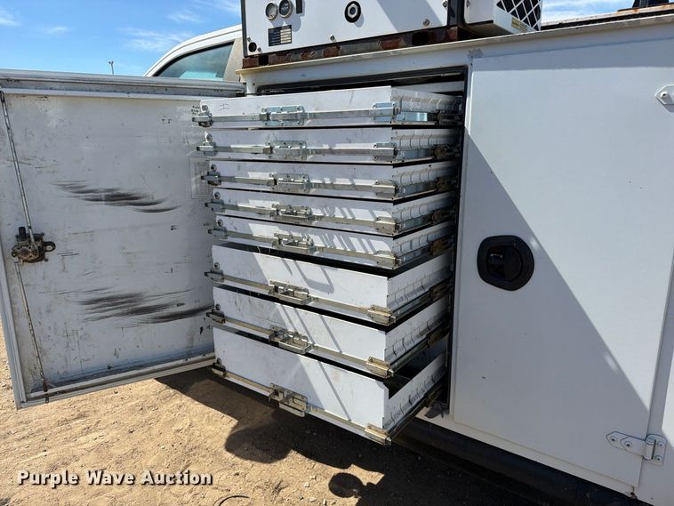 image for item ED0207 2017 Ford F550 Super Duty utility / service truck