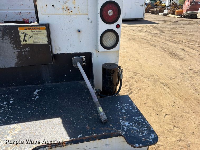 image for item ED0207 2017 Ford F550 Super Duty utility / service truck