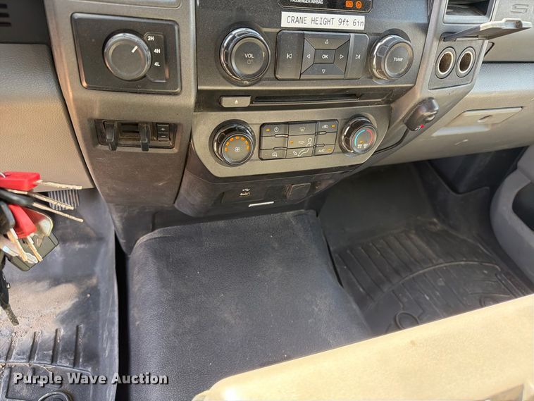 image for item ED0207 2017 Ford F550 Super Duty utility / service truck