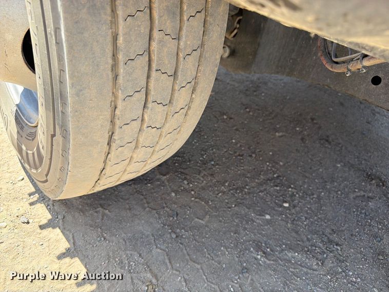 image for item ED0207 2017 Ford F550 Super Duty utility / service truck