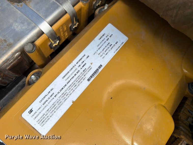 image for item ED0208 2015 Caterpillar 730C water wagon