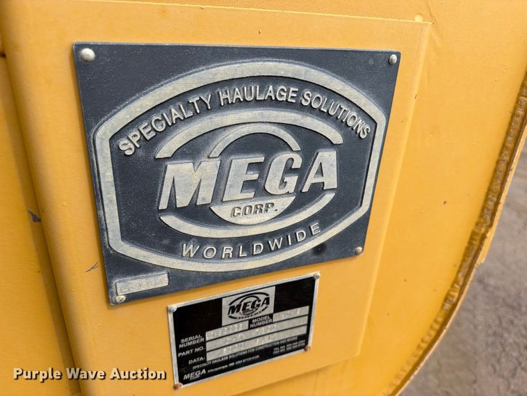 image for item ED0208 2015 Caterpillar 730C water wagon