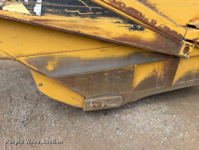 image for item ED0212 2012 Caterpillar 627G conventional scraper 