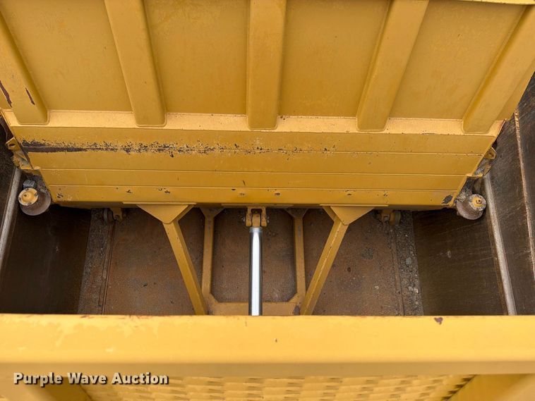 image for item ED0212 2012 Caterpillar 627G conventional scraper 