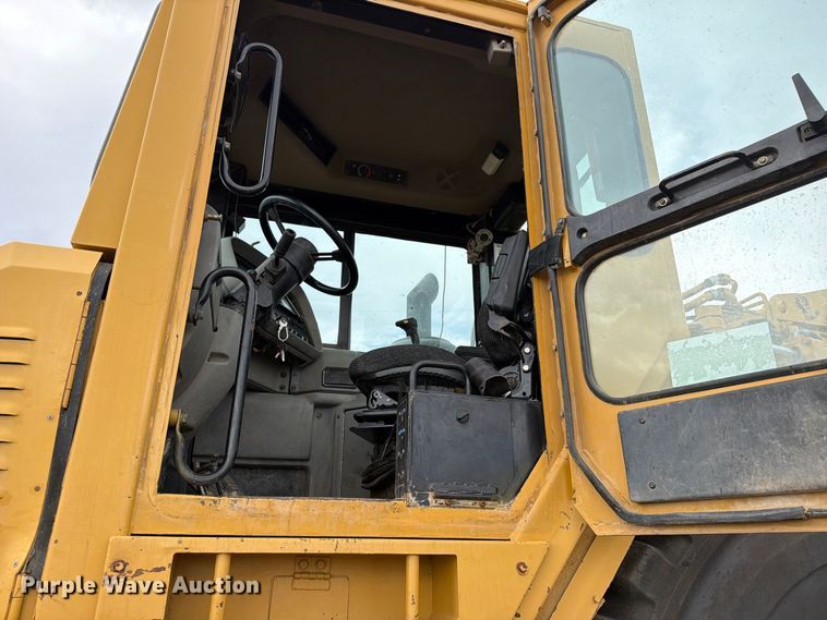 image for item ED0212 2012 Caterpillar 627G conventional scraper 