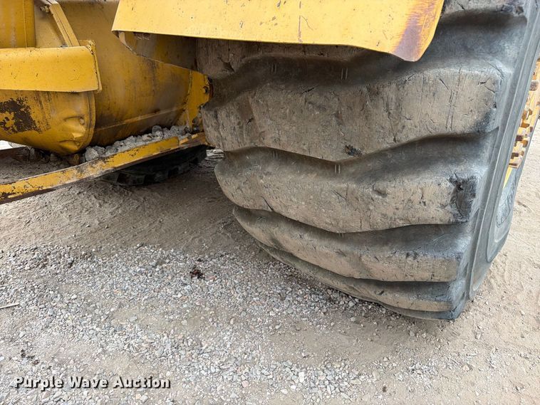 image for item ED0212 2012 Caterpillar 627G conventional scraper 
