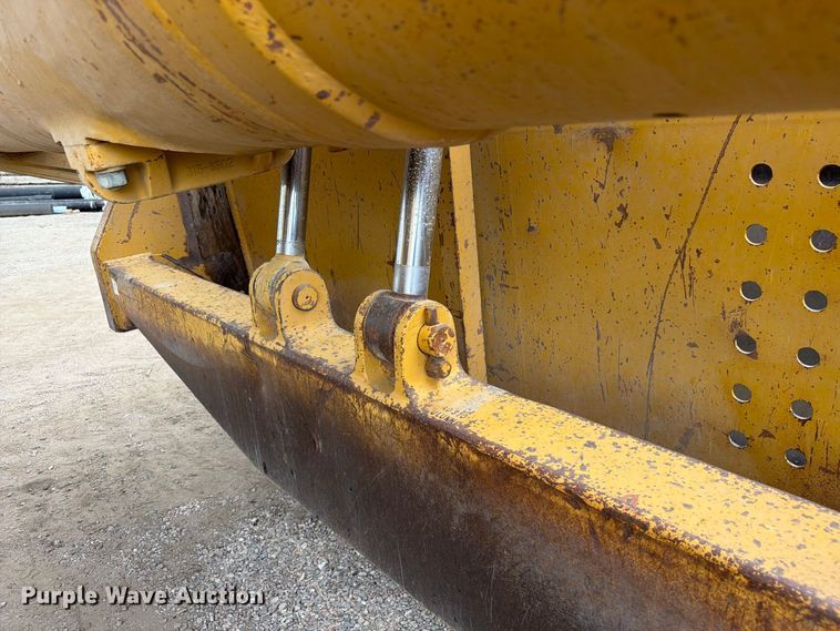 image for item ED0213 2012 Caterpillar 627G conventional scraper 