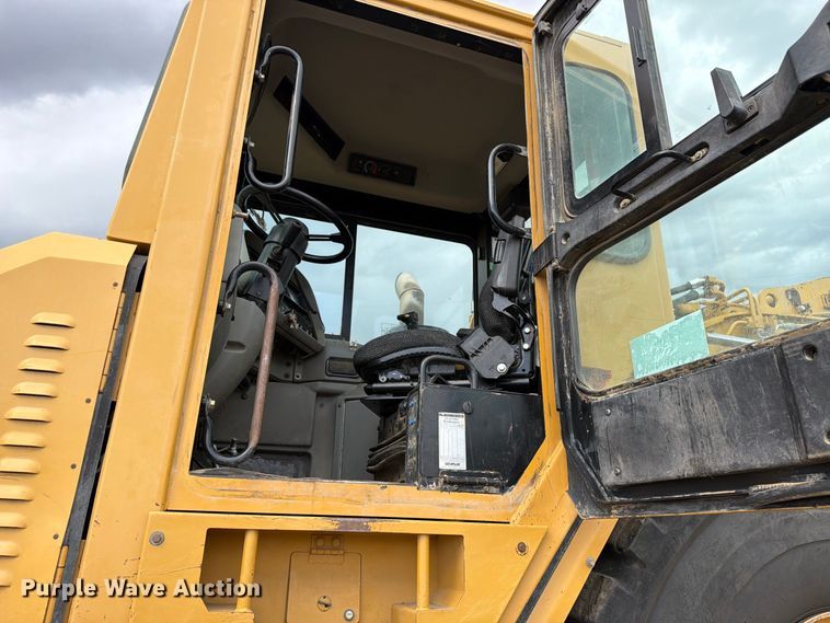 image for item ED0213 2012 Caterpillar 627G conventional scraper 