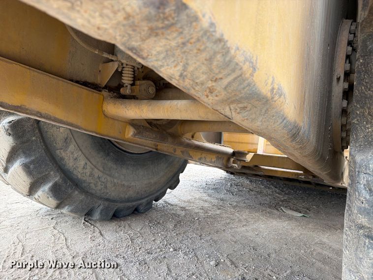 image for item ED0213 2012 Caterpillar 627G conventional scraper 