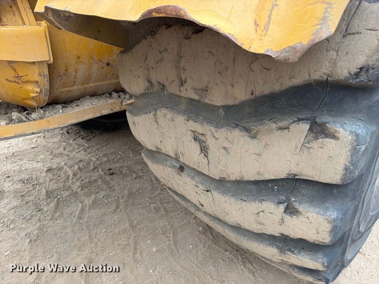 image for item ED0213 2012 Caterpillar 627G conventional scraper 