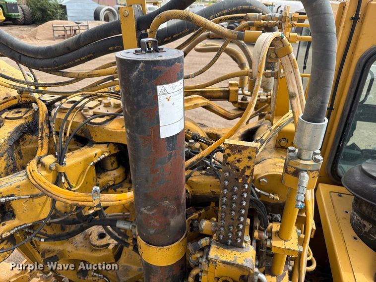 image for item ED0214 2006 Caterpillar 627G conventional scraper 